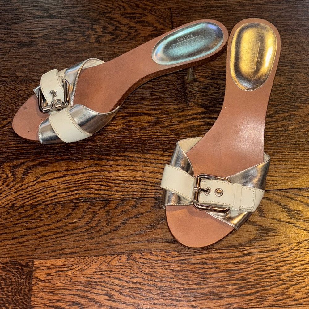 Vintage Coach Harriet kitten heels